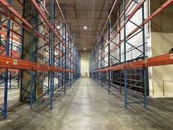 Pandan Road (D22), Warehouse #565257561